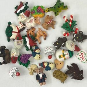 Lot 25+ Painted Wooden Novelty Buttons Christmas Animals Santa Snowman Shapes